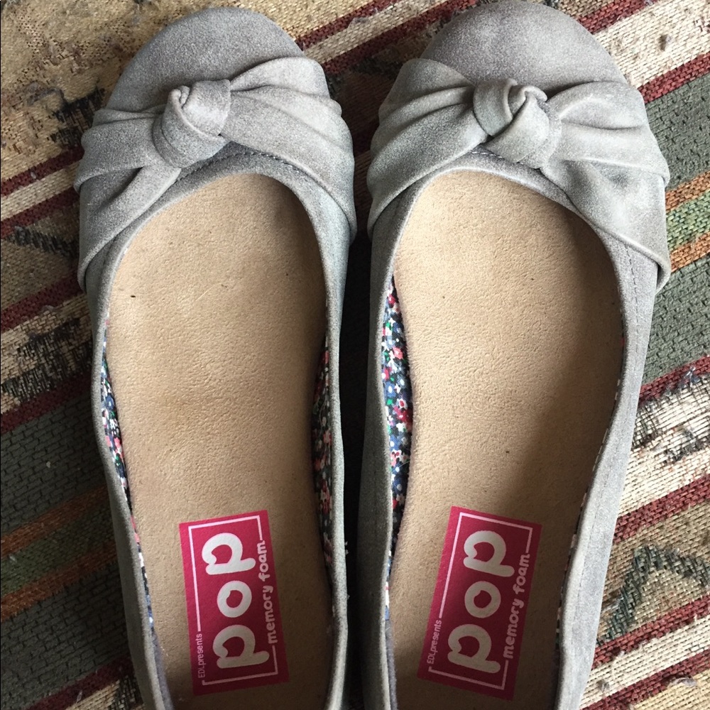 Women’s flats